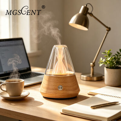 Buy USB Battery Aroma Diffuser with Cold-air Diffusion 8000 Hours Service Life and Customizable Design online manufacture